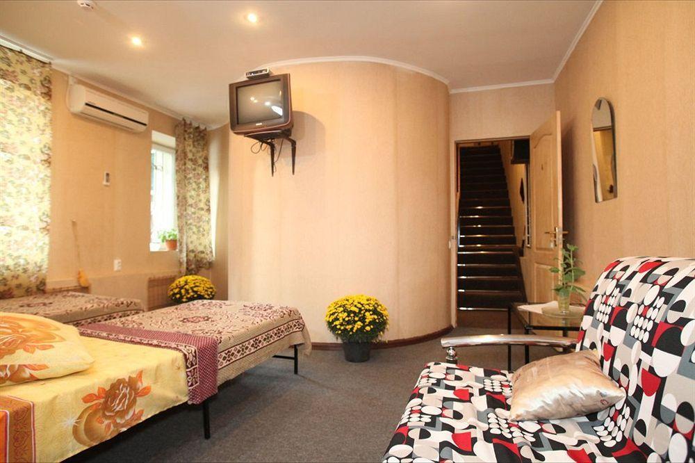 Yellowunlimited Hotel Harkiv Dış mekan fotoğraf