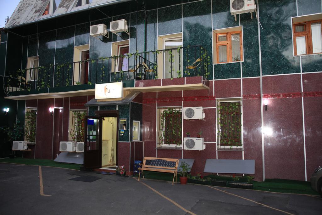 Yellowunlimited Hotel Harkiv Dış mekan fotoğraf