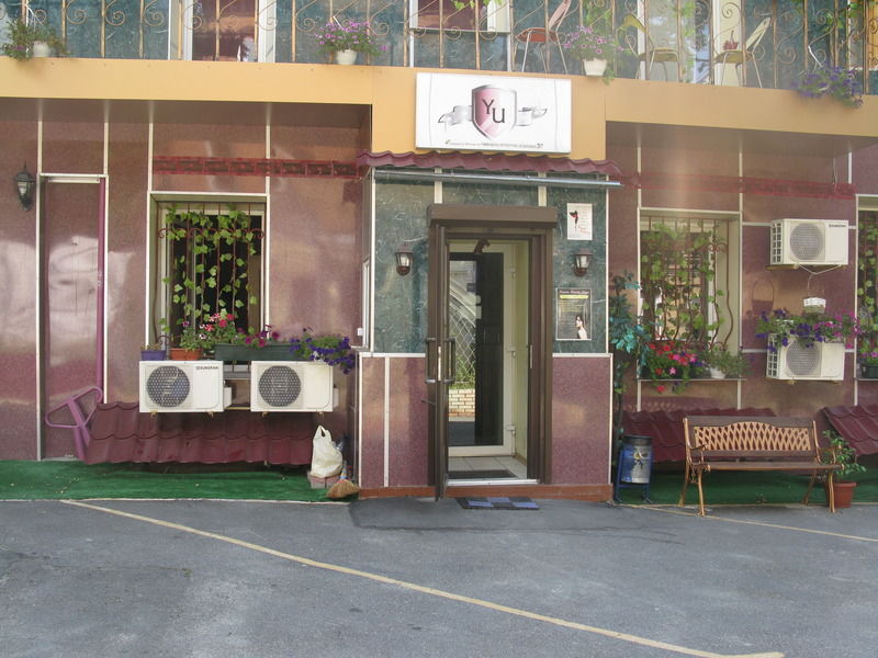 Yellowunlimited Hotel Harkiv Dış mekan fotoğraf