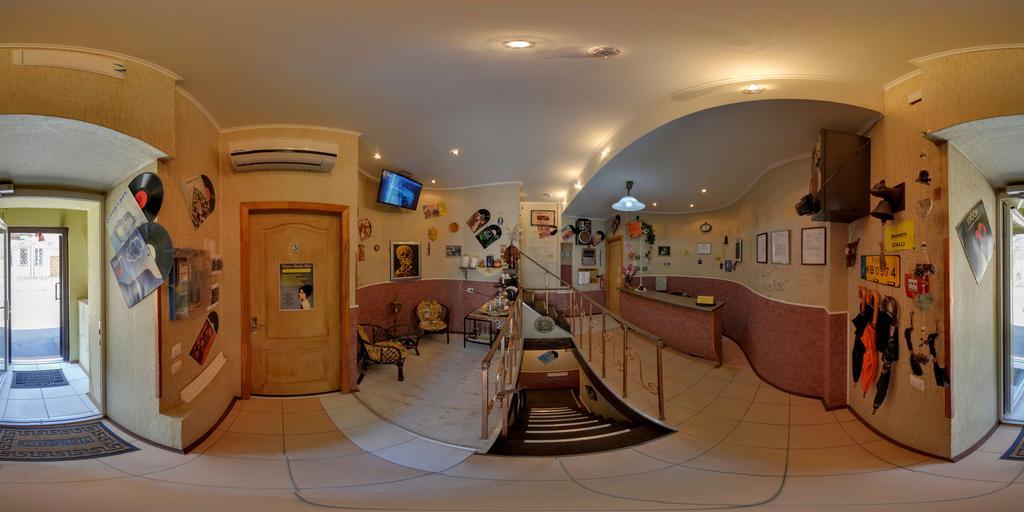 Yellowunlimited Hotel Harkiv Dış mekan fotoğraf